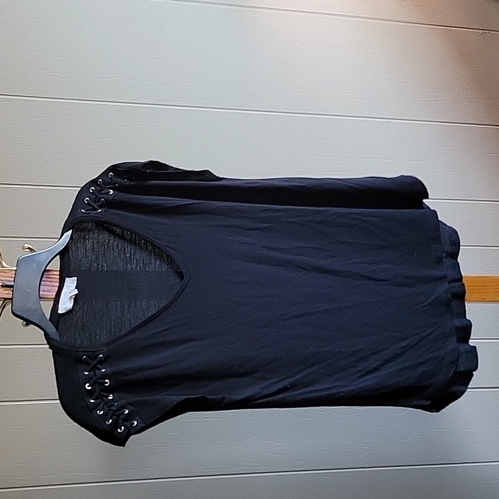 Black short sleeved shirt